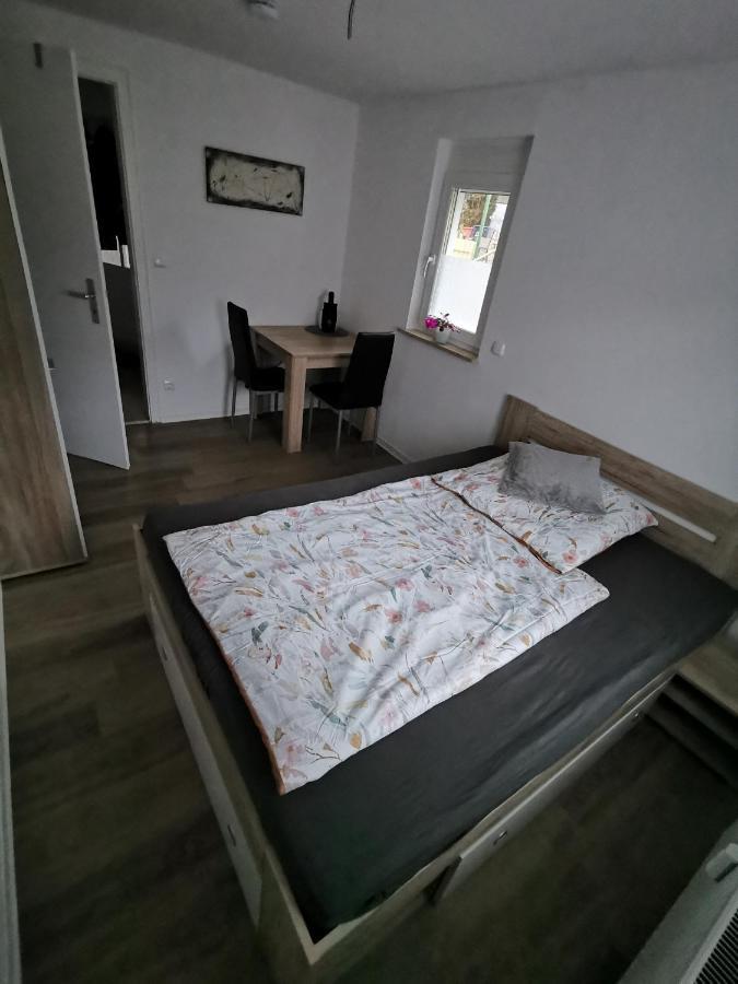Privates Zimmer In Ruhiger Lage Heidenheim-Steinheim Am Albuch Екстер'єр фото